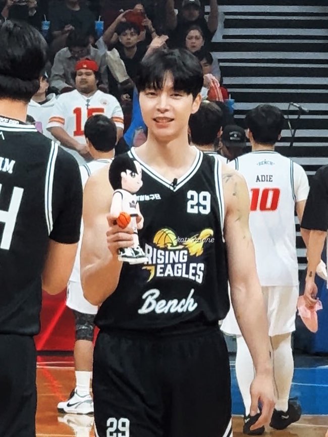 everywonhan_'s tweet image. im just so glad to see non idol johnny 🥹💖

#JOHNNY #DunkItJohnnySuh #BenchShootofAsia