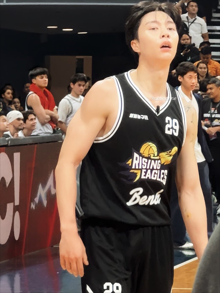 everywonhan_'s tweet image. im just so glad to see non idol johnny 🥹💖

#JOHNNY #DunkItJohnnySuh #BenchShootofAsia