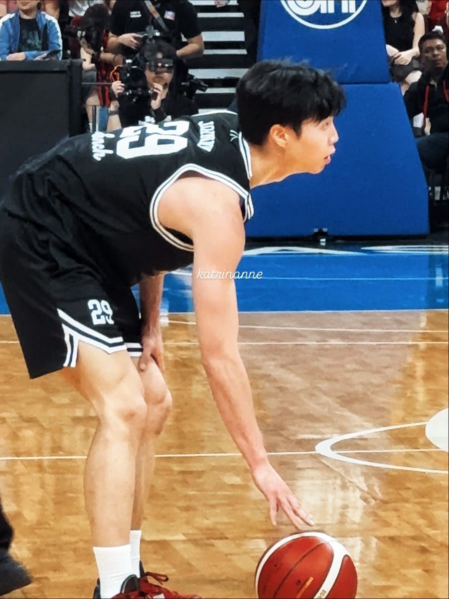 everywonhan_'s tweet image. im just so glad to see non idol johnny 🥹💖

#JOHNNY #DunkItJohnnySuh #BenchShootofAsia