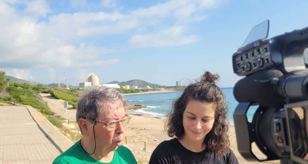 Demà dimecres cita de 17 a 18h a <a href="/ArrandeMar/">Arran De Mar</a> <a href="/tarragonaradio/">Tarragona Ràdio 🟣</a> . Hem convidat l'<a href="/eloinolla/">eloi nolla</a> , portaveu de <a href="/EeacGete/">Ecologistes en Acció de Tarragona i l'Ebre</a> , per donar difusió a la campanya 

"Allargar les nuclears? No, gràcies" 

davant les pressions per allargar la vida "inútil" de les centrals injectant diners públics.