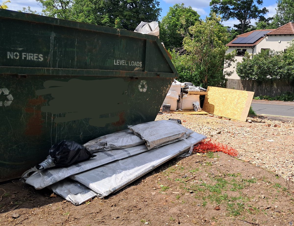 BucksFlyTipping's tweet photo. Hughenden Rd area, High Wycombe property was being refurb'd in May 2025 :-
Fri 23May, owner found roofing sheet #flytipped beside their skip
Checked CCTV and found masked men doing the dumping !
Van registration unreadable
1/3 thread https://t.co/qI1VTMfaSx