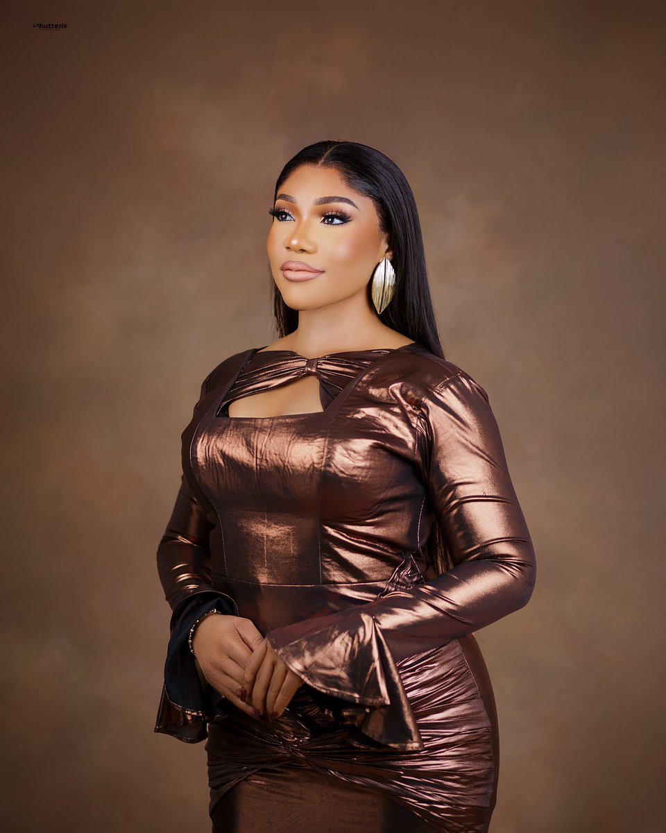 talk2ebby's tweet image. Say your truth and stand on it. Las Las, na insult dem go throw. 😌
I said being Igbo is a big flex 💪🏾 If that shakes you, go hold transformer make light shock sense into you. ⚡️