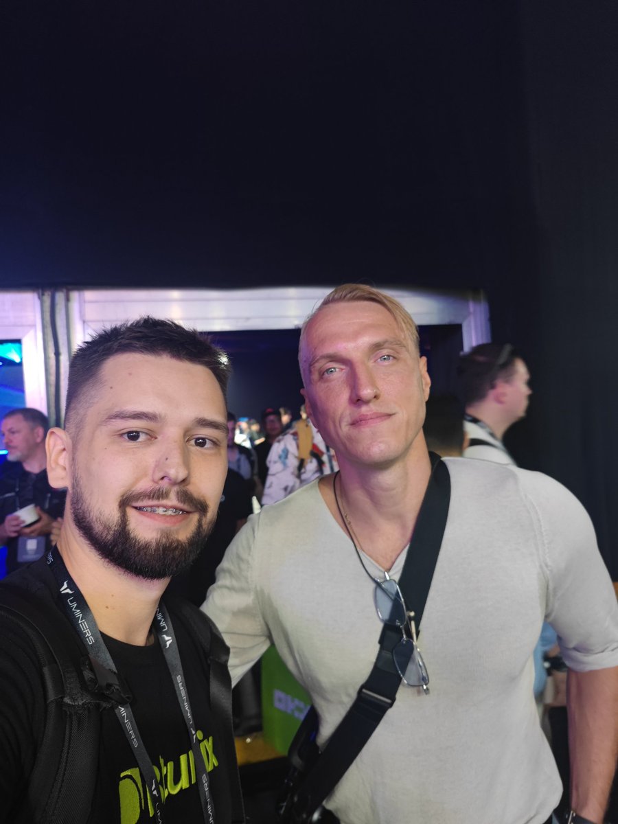 cryptoctlt's tweet image. Just took a photo with a LEGEND
@MMCrypto 
#BlockchainLife2025