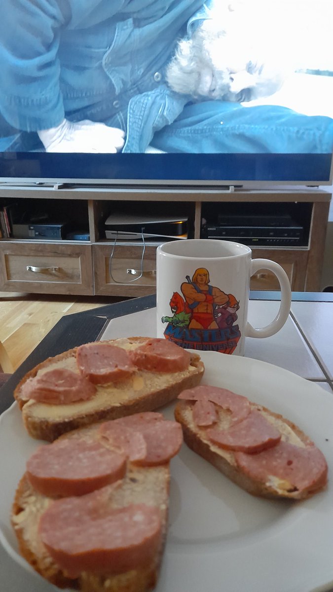 SwedishGamester's tweet photo. #GoodMorningWorld! It's #tuesday and my #HorrorMovieMarathon continues! Now watching #TheBlockIslandSound while having a late #breakfast! This movie is #creepy and #weird (mostly weird) so it's a good thing it's #daylight when I watch this, makes it less #scary this way! 😅 https://t.co/TMGUsKqMDG