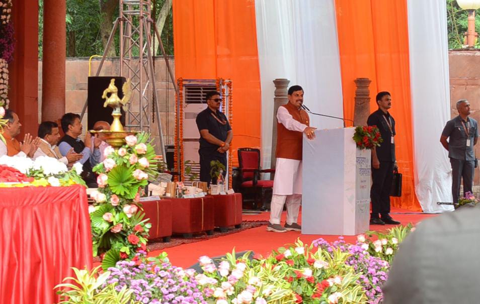 राज्य स्तरीय प्री COP30 का शुभारंभ।

<a href="/CMMadhyaPradesh/">Chief Minister, MP</a> 

#PreCOP30 #ClimateAction #SustainableDevelopment #MissionLiFE #MadhyaPradesh #EPCO #MPCST #NarmadaSamagra #CECOEDECON #PAIVI #MP_NitiAayog #ManavSangrahalay #Bhopal #India