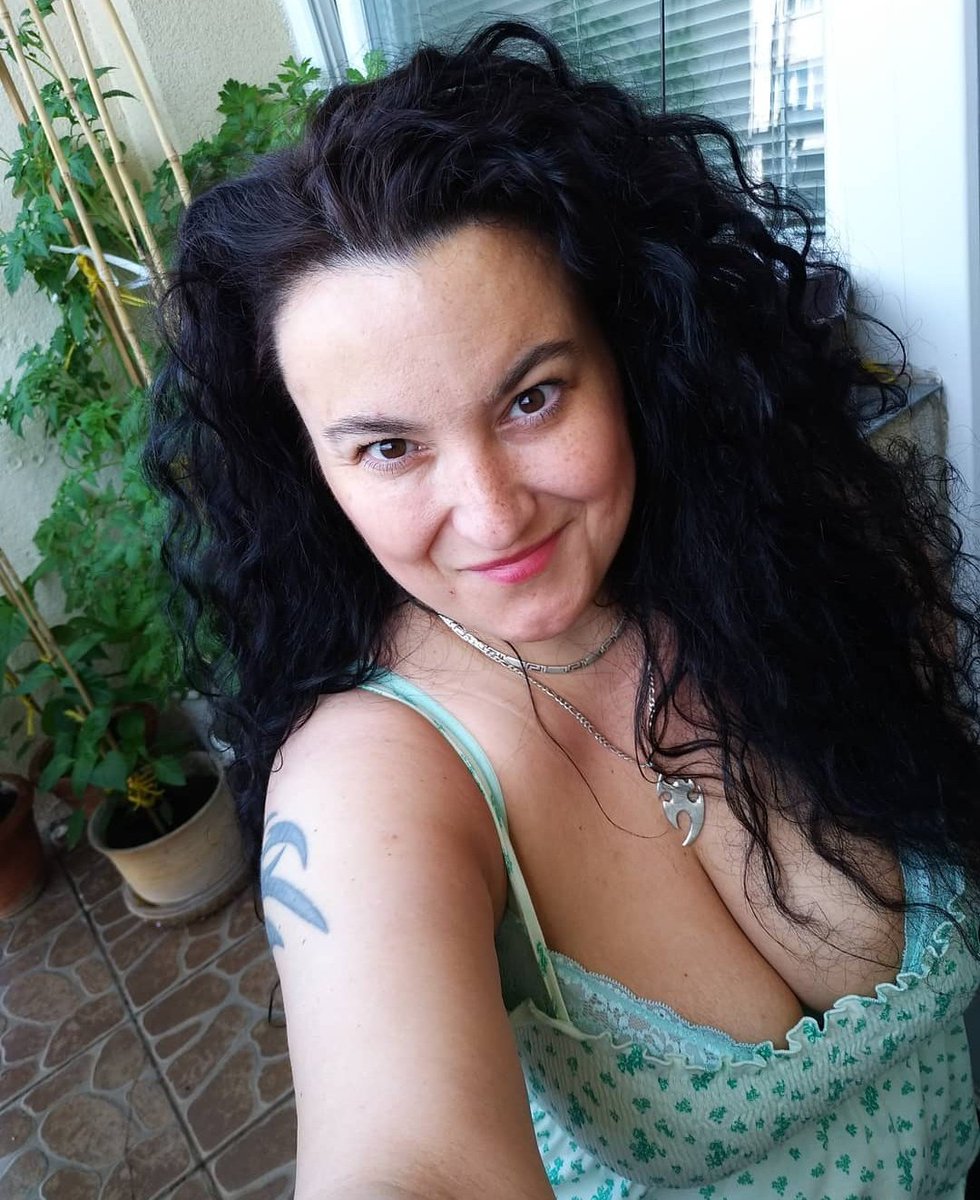 Beni çatır çatır sikebilecek olan beyler takip etsin Rt yapsın canlar