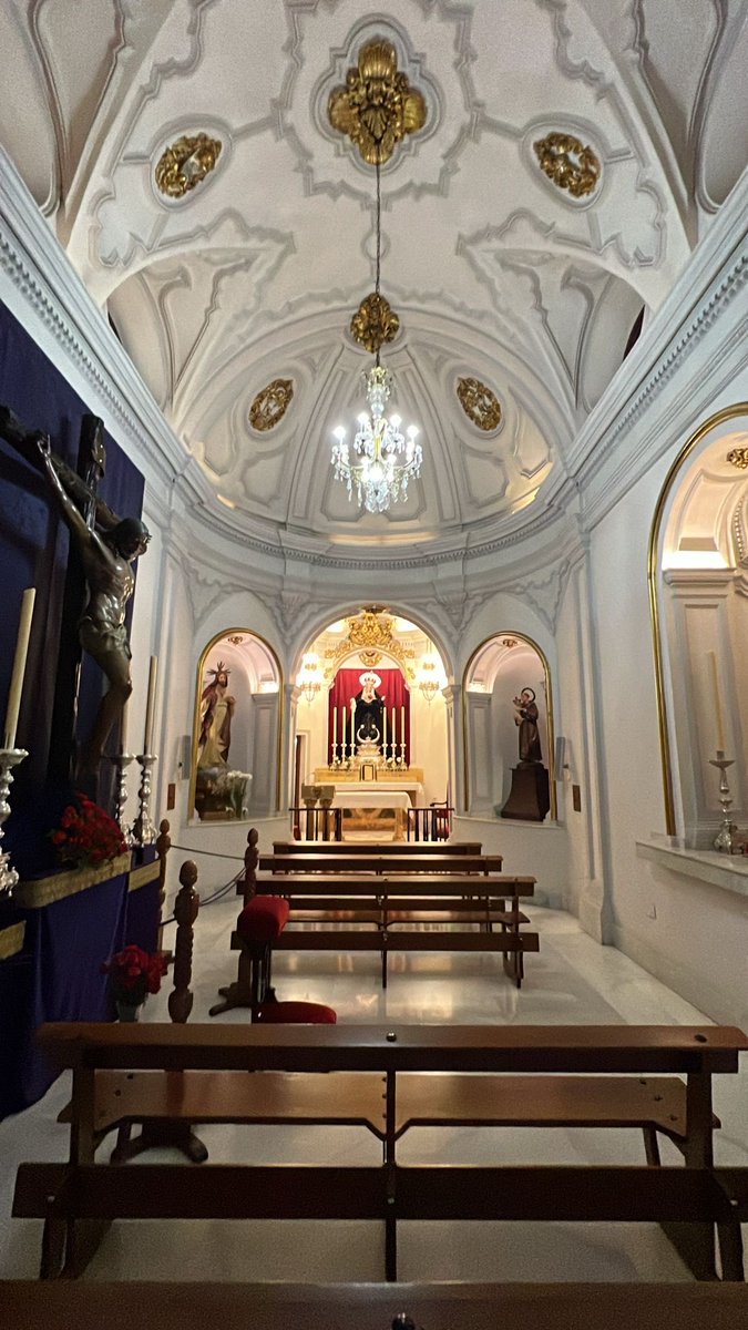 Zamarrilla's tweet photo. 📣 Nuestros Sagrados Titulares se presentan con una nueva disposición.

La Santísima Virgen preside el altar mayor, con el Stmo. Cristo de los Milagros situado frente a Ntro. Padre Jesús del Santo Suplicio, permaneciendo así hasta la Solemnidad de Cristo Rey del Universo. https://t.co/MKc3jGHJ7m