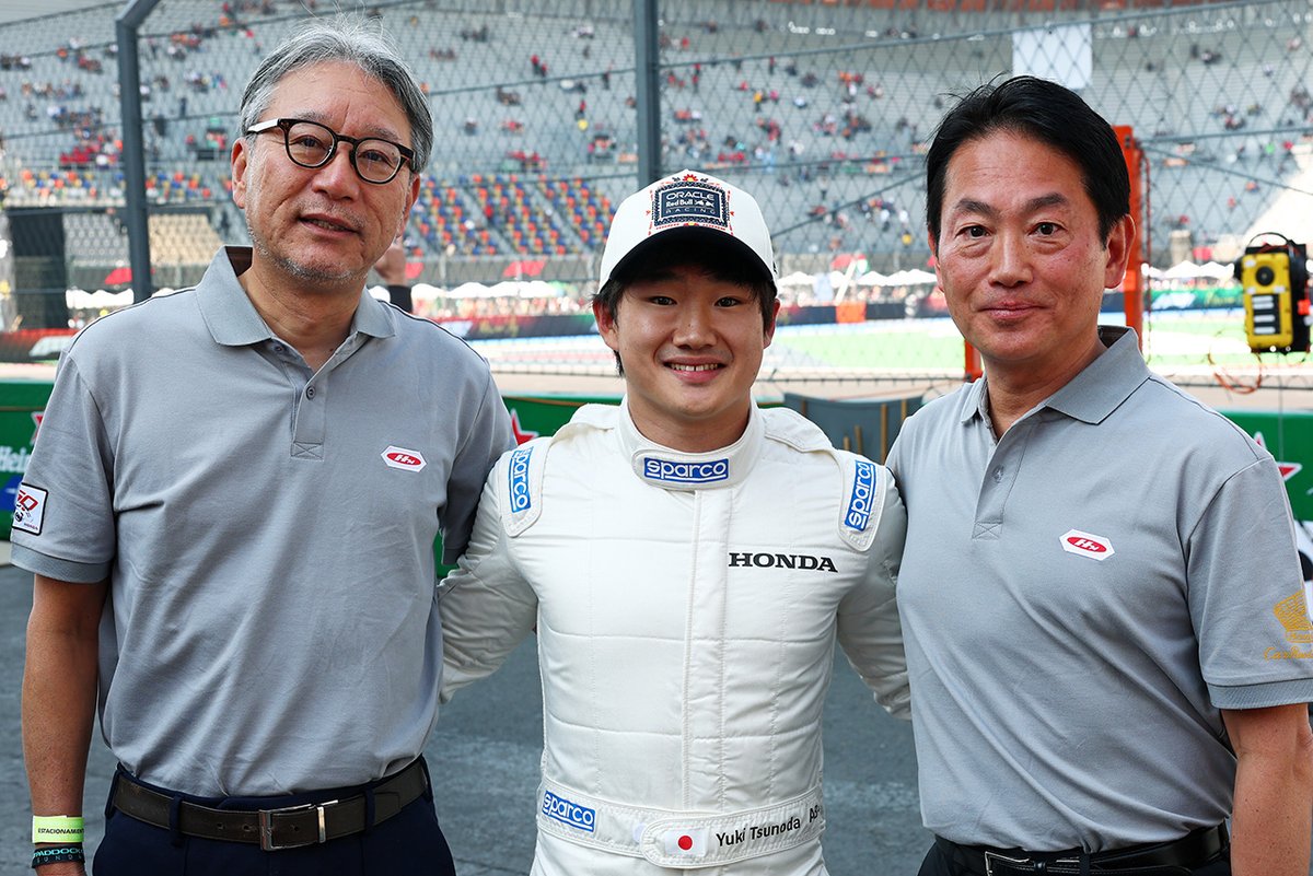 AUTOSPORT_web's tweet photo. ホンダF1初優勝から60年を記念し角田裕毅が『RA272』でデモラン「この走行は過去から未来へ挑戦をつなぐ象徴」と三部社長 https://t.co/kPydTmQMLb
#F1 #f1jp https://t.co/HsOG4joL4V