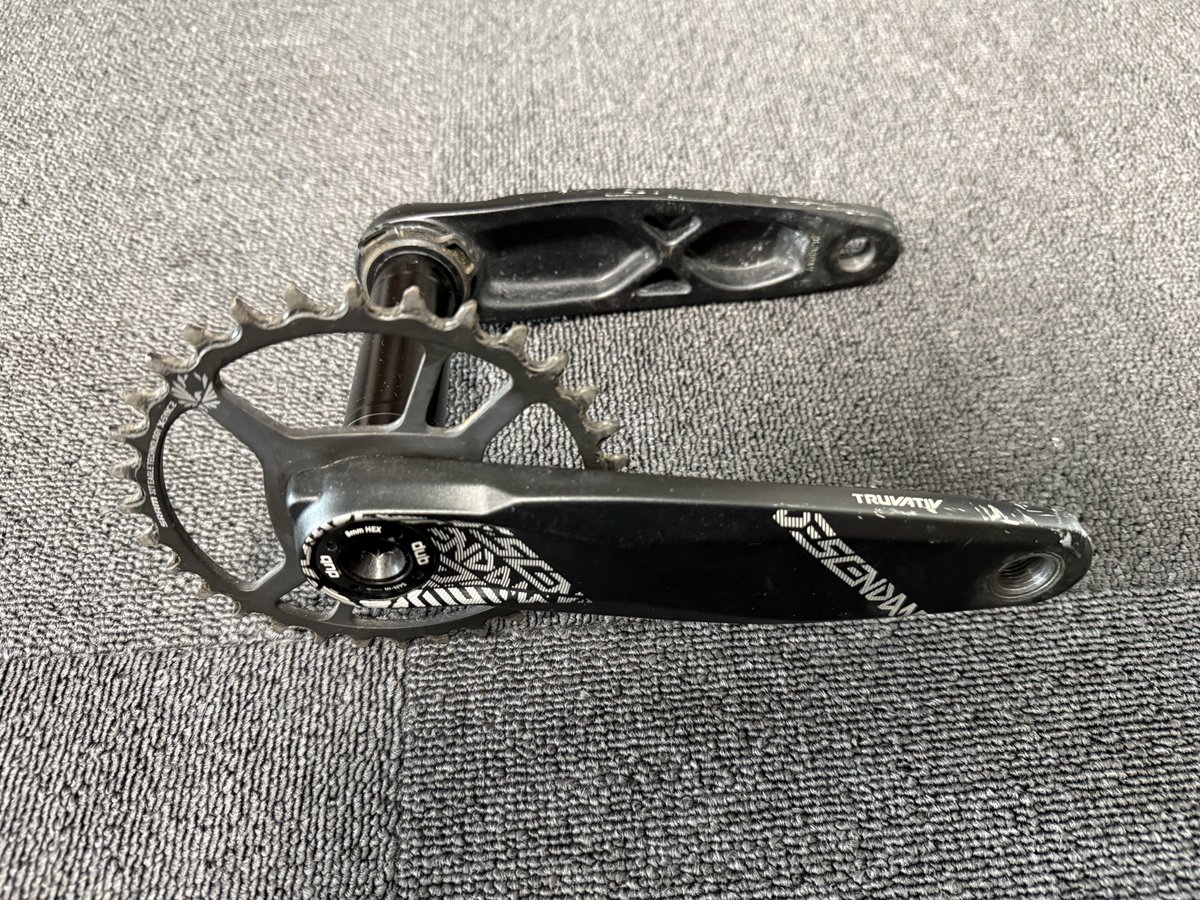 Acuuさんの専門ページ フェアレディZ RZ34 ドアパネル傷防止シート ロゴ入り - 長野県