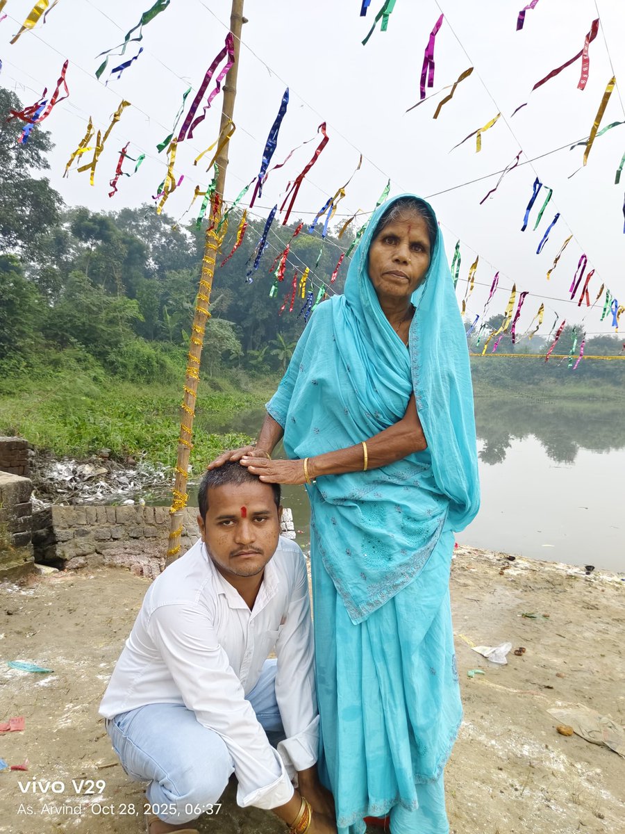 arjun_vishw's tweet photo. लोक आस्था का चार दिवसीय महापर्व छठ व्रत श्रद्धा भक्ति और हर्षोल्लास के साथ संपन्न हो गया।
श्री सीताराम जी आप सभी की मनोकामना पूर्ण करे।
🙏🙏🙏🙏🙏🚩🚩🚩🚩🚩
✨🪔 Happy Chhath Puja 🪔✨ https://t.co/3exUxBn7iW