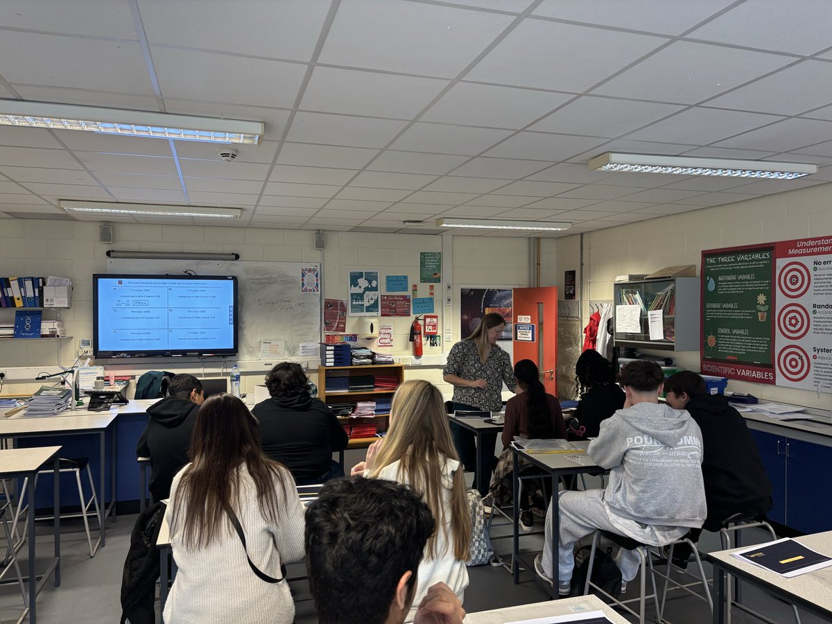 CockshutHillSch's tweet image. A huge thank you to @impress_edu for running such engaging and inspiring half-term sessions! 🙌
Our Year 11s showed real commitment and focus — we’re so proud of their effort and dedication. 💪✨
@summit_lt #GCSE #Revision #ExamPreparation #NothingButTheBest #Strivefor5