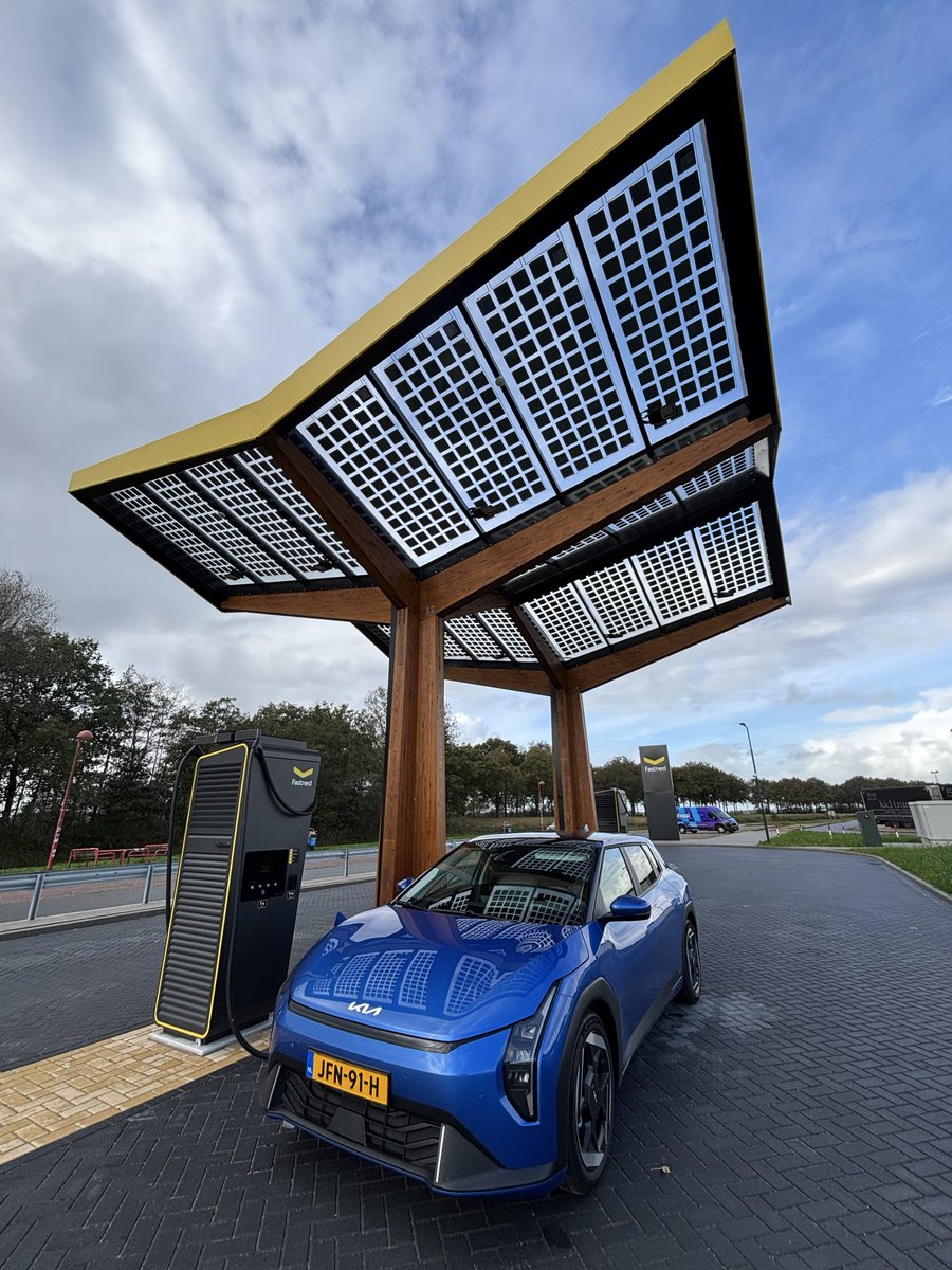 New week, new KIA EV4. This time the smaller battery, charging at <a href="/Fastned/">Fastned</a> Dorpshellen