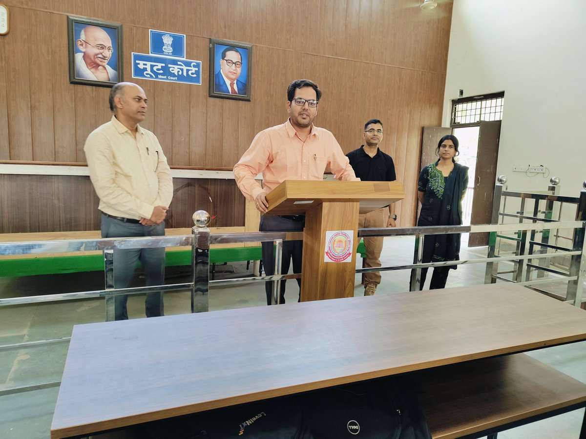 nirajkumar1988's tweet image. Addressing my students