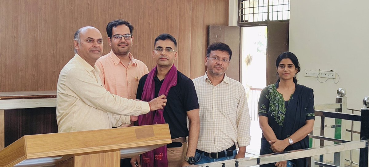 nirajkumar1988's tweet image. Addressing my students