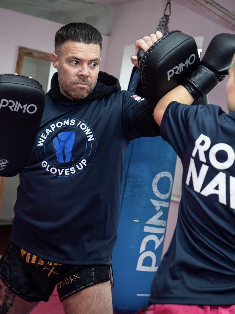 WDGU_SEE's tweet image. WDGU caps &amp;amp; t-shirts are available now  £20 each (2 cap styles + sizes S–XXL).

Order  here: bit.ly/3IwXErw — delivery available (charges apply).

All proceeds fund WDGU programmes, gym sessions &amp;amp; mentors.

#WDGU #Liverpool #BoxingForChange