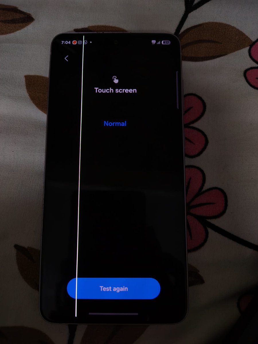 ArjabMajum78310's tweet image. My S21 FE has 2 screen lines. @SamsungIndia&apos;s team ADMITTED my minor scratches DID NOT cause this.
​Now, their new excuse is &quot;we only fix green lines, not white lines.&quot;
​You admitted it&apos;s a defect, not damage. Stop the scams and fix my phone for free.
@SamsungSupport
RN3101227813