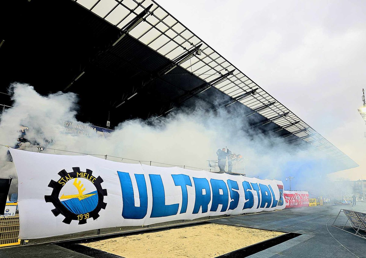 W czwartek o 18:00 w siedzibie Stali Mielec odbędzie się spotkanie kibiców z władzami klubu.
Tematem będzie trudna sytuacja Stali i dalsze kroki, jakie możemy podjąć razem.
👉 Zapraszamy wszystkich kibiców! <a href="/FksStalMielec/">FKS Stal Mielec</a> do zgłaszania swojej obecność w wiadomości prywatnej.