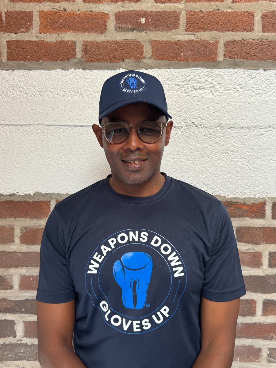 WDGU_SEE's tweet image. WDGU caps &amp;amp; t-shirts are available now  £20 each (2 cap styles + sizes S–XXL).

Order  here: bit.ly/3IwXErw — delivery available (charges apply).

All proceeds fund WDGU programmes, gym sessions &amp;amp; mentors.

#WDGU #Liverpool #BoxingForChange