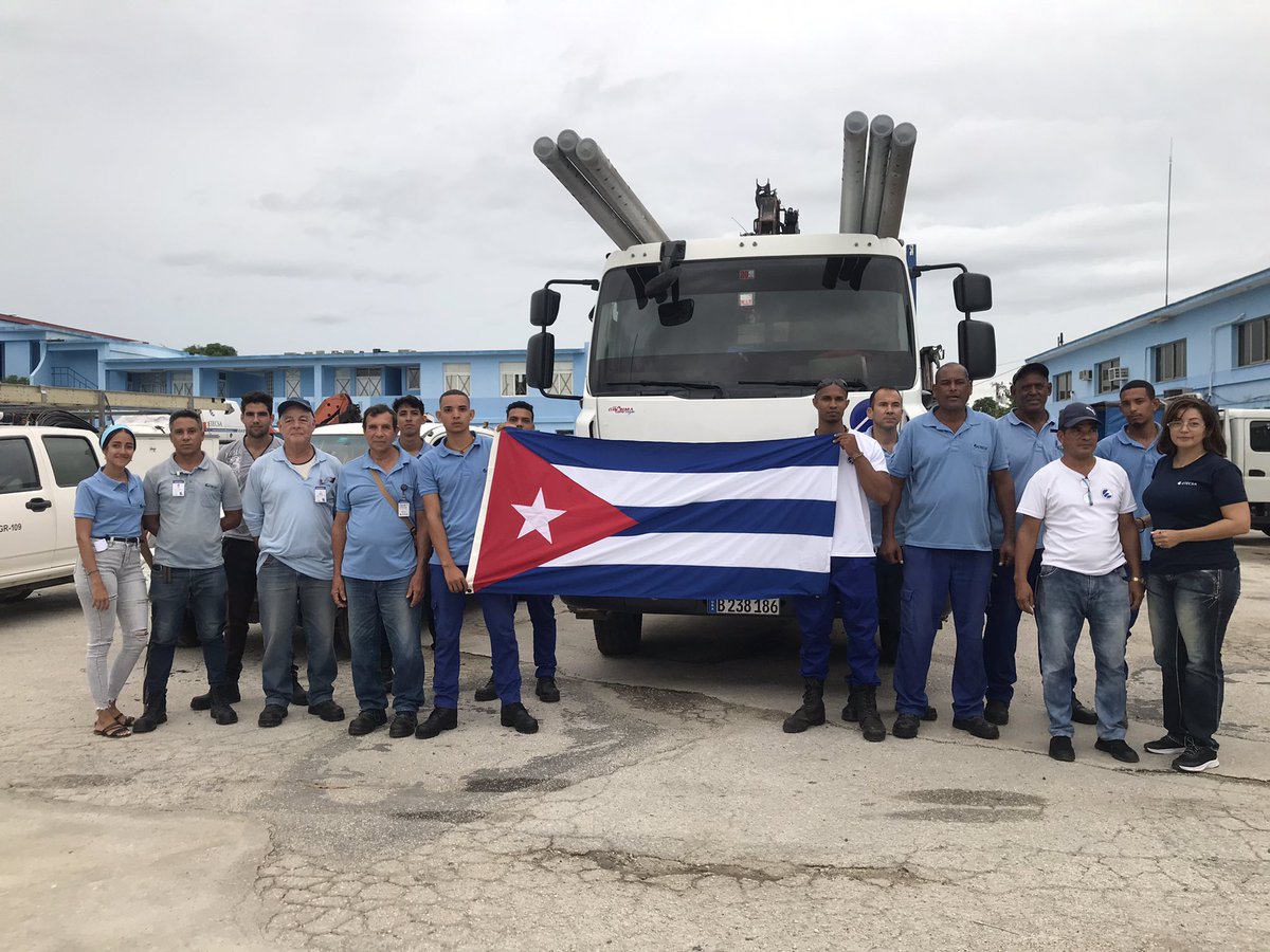 En la mañana despedimos a la brigada de avanzada de <a href="/ETECSA_Cuba/">ETECSA</a> Granma que partió hacia Media Luna a garantizar las comunicaciones en municipios costeros #TemporadaCiclonica #Melissa <a href="/rolytellez24/">Rolando Tellez Rivas</a> <a href="/taniavel76/">Tania Velazquez</a> <a href="/LidiaHid/">Lidia E. Hidalgo Rodríguez 🇨🇺🇨🇺♥️</a>