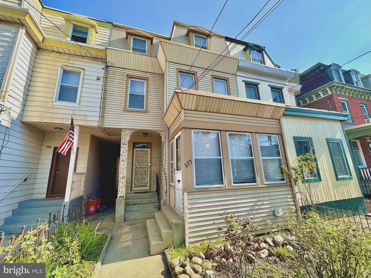 FamousJohnny's tweet image. 117 LINDEN ST, Camden, NJ 08102 just hit the market!
Take a look at this awesome space: thefamousjohnnygroup.com/d8rdvyyz