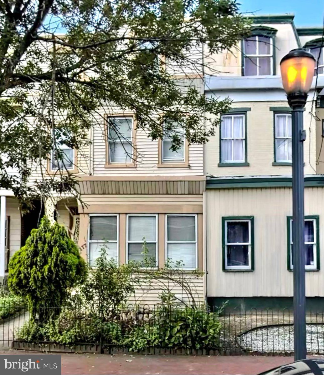 FamousJohnny's tweet image. 117 LINDEN ST, Camden, NJ 08102 just hit the market!
Take a look at this awesome space: thefamousjohnnygroup.com/d8rdvyyz