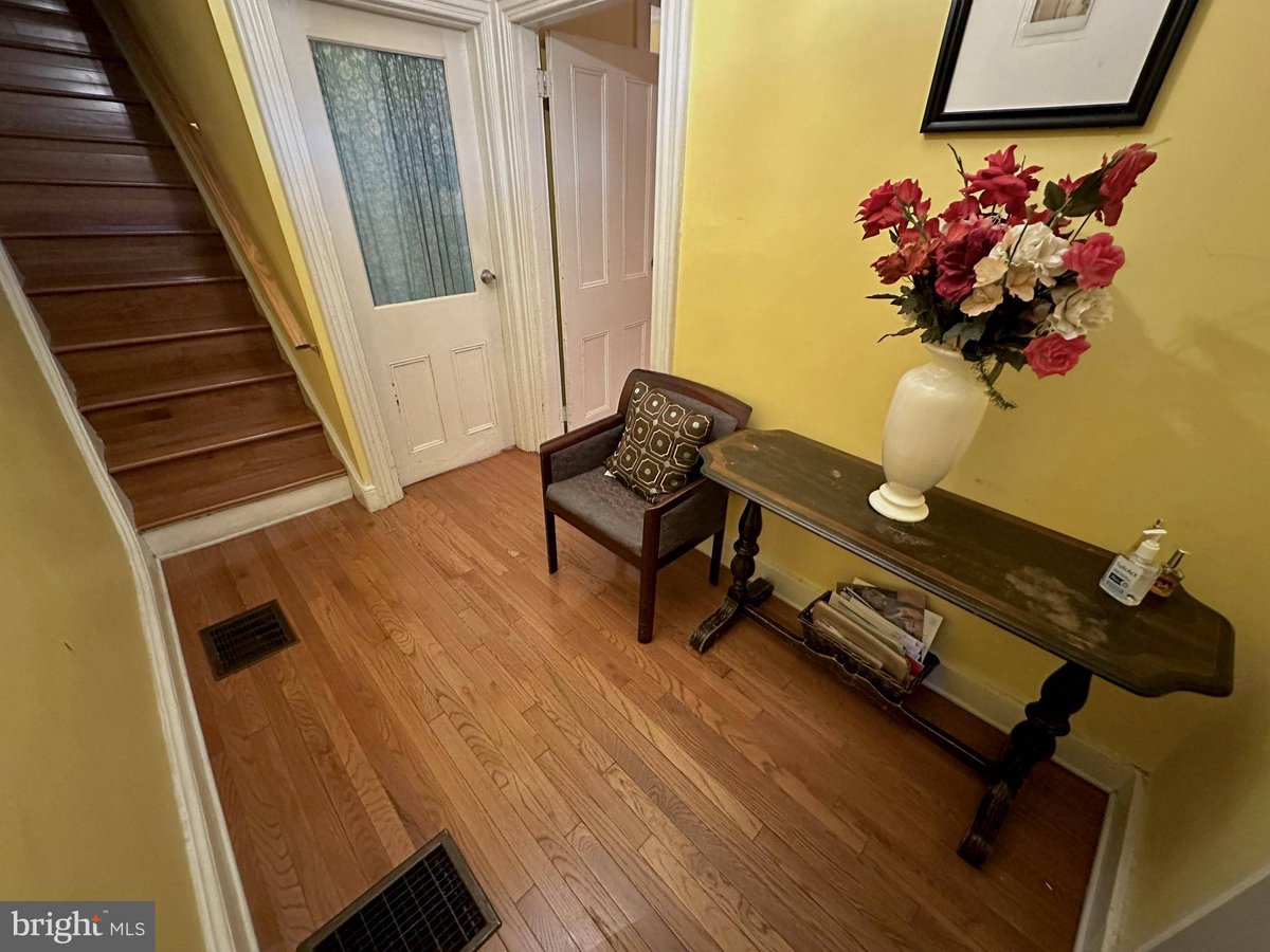 FamousJohnny's tweet image. 117 LINDEN ST, Camden, NJ 08102 just hit the market!
Take a look at this awesome space: thefamousjohnnygroup.com/d8rdvyyz