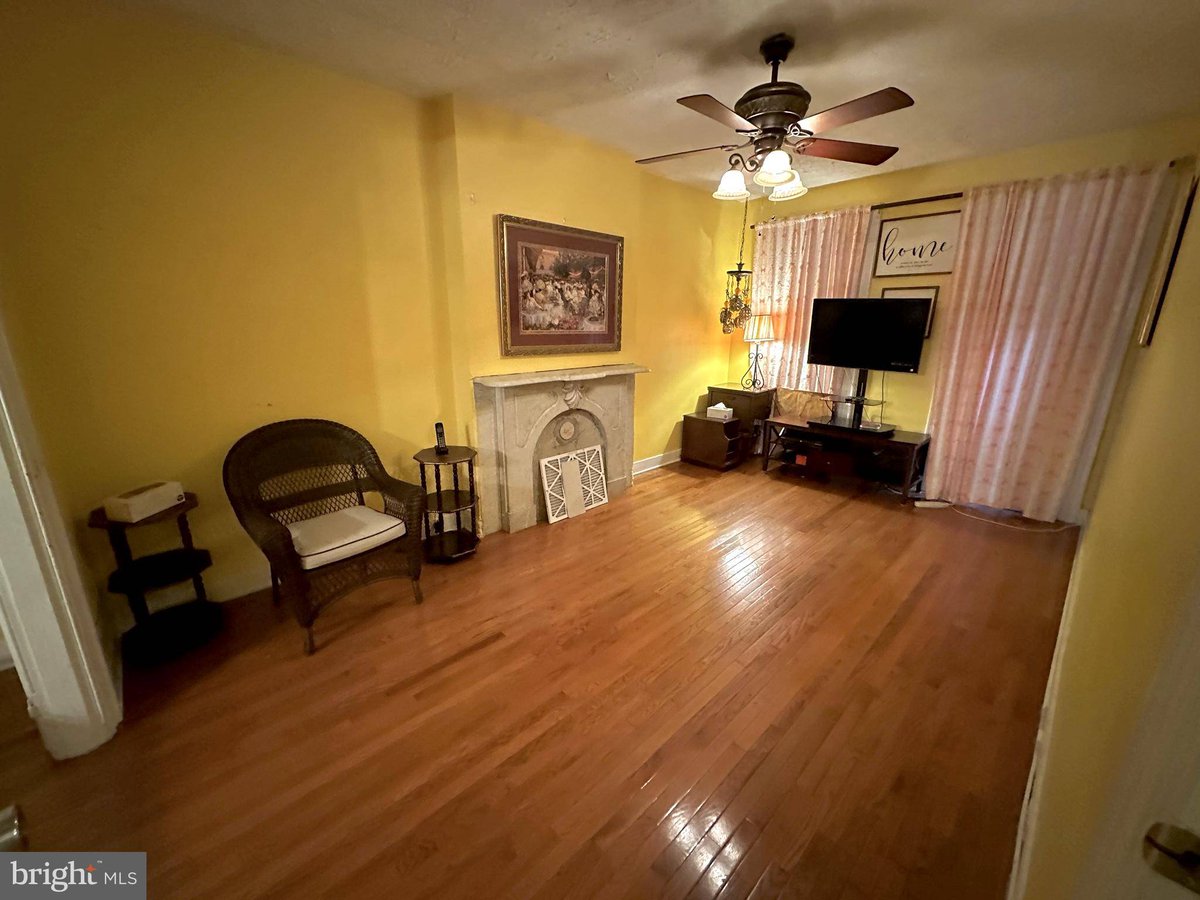 FamousJohnny's tweet image. 117 LINDEN ST, Camden, NJ 08102 just hit the market!
Take a look at this awesome space: thefamousjohnnygroup.com/d8rdvyyz