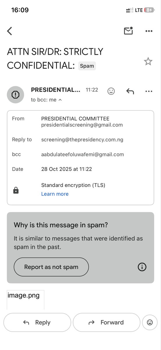 bidemi_subtle's tweet photo. @OfficialOSGF @NGRPresident @OfficialDSSNG be aware that some suspicious fellas are parading themselves as officials of the Cabinet Affairs Office and luring persons into sharing information for appointments into boards of parastatals &amp; MDAs. Kindly look into it. Thank you! https://t.co/hwHgc5ufln