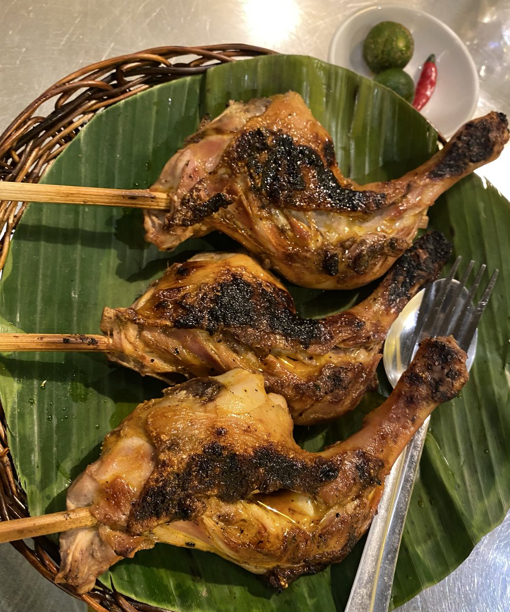 Dan_web33's tweet photo. As always… love the food in Asia 😎

Simple but authentic 🍗🌶️ https://t.co/qFI32Kn2nA