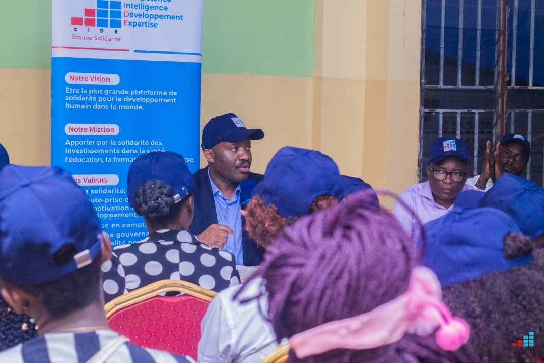 GroupeCIDEsoli's tweet image. CIDE CARREFOUR A KIKWIT

Notre team leader, Michel Muvudi, a procédé à un échange avec plusieurs coordonnateurs à Kikwit le 26 octobre 2025, dans la salle Marinel.

Rejoignez la grande plateforme mondiale de solidarité en appelant le +243 81 54 52 055.