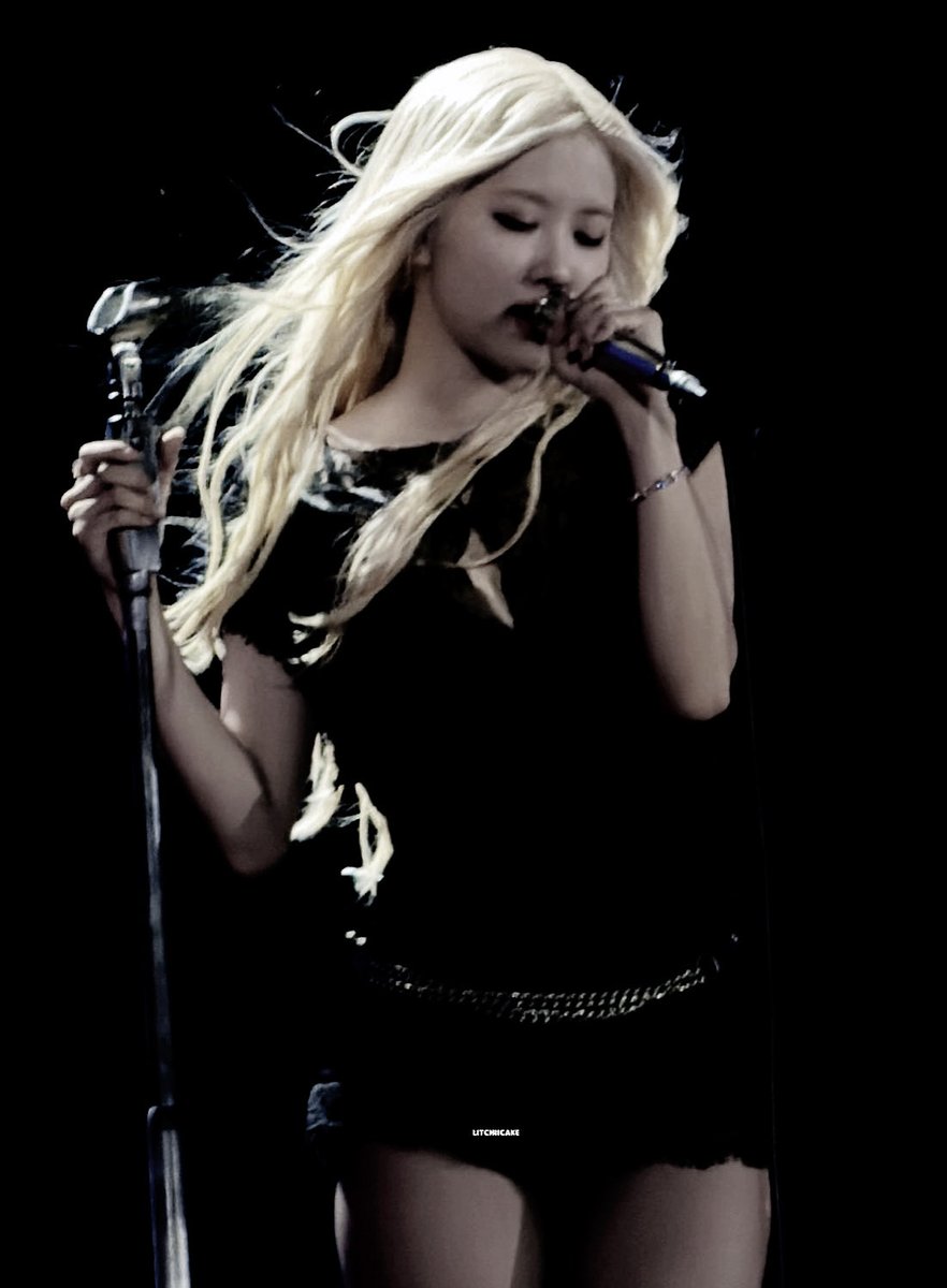 G0THSE's tweet photo. she will return as a rockstar for RS2 https://t.co/P3WLQKIuTB