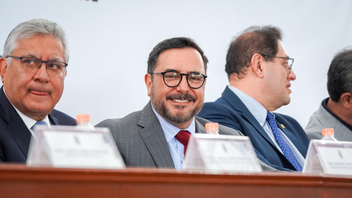 ✍️📜 Evento " Desarrollo y Certeza Laboral para el personal del IPN " . Se llevo a cabo la entrega del Formato Único de Personal (FUP), así como promociones verticales y horizontales, a docentes y personal PAAE, que con su trabajo, fortalece día a día la exelencia académica.