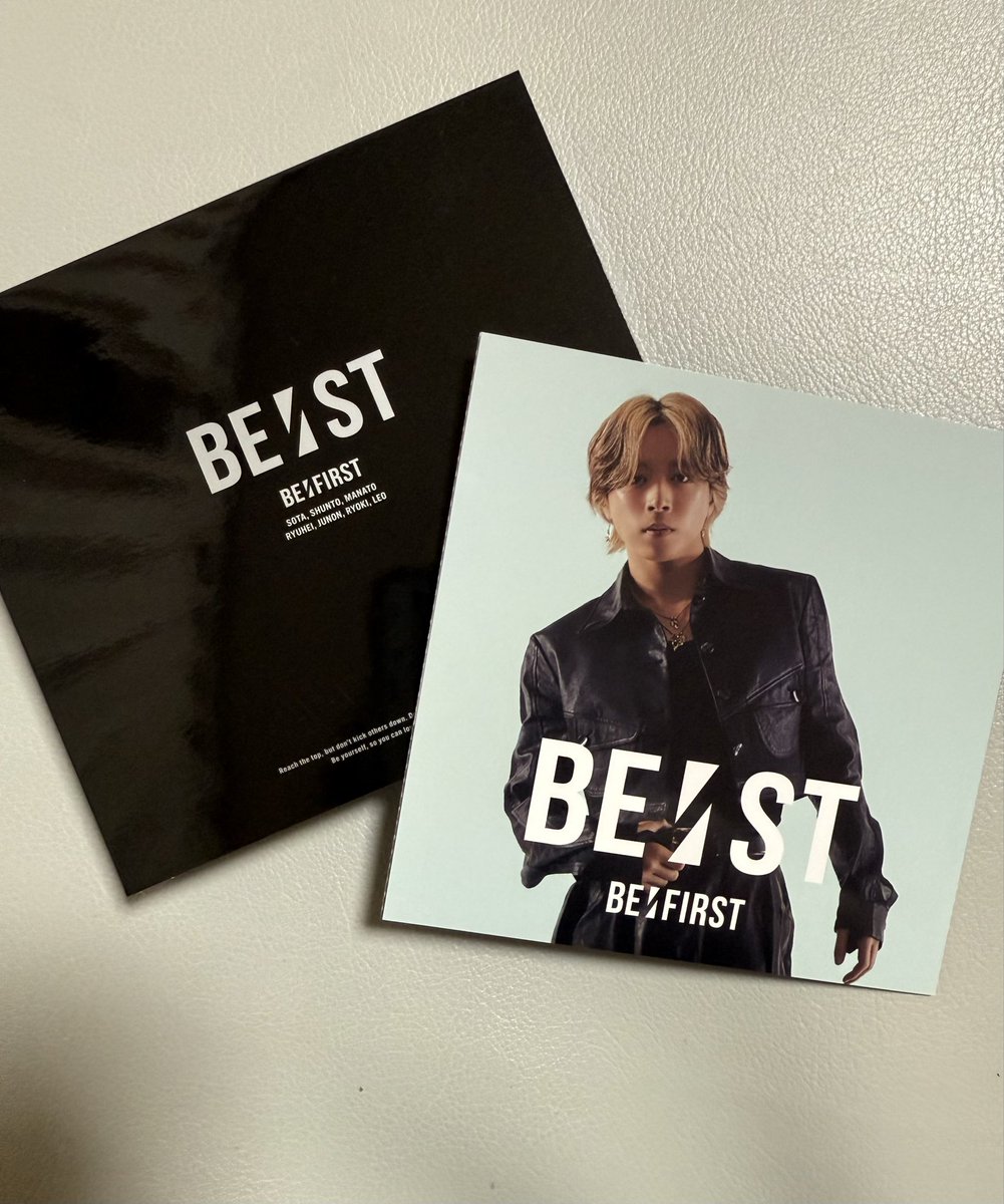 sota_tj's tweet photo. BE:FIRST のベストが最高すぎます✨✨
BE:ST(3CD)のVANVOXのノンストップMIXがめちゃくちゃ良いです❤️🔥
楽しみにしていたけど想像以上‼︎
本当に買って良かった💖
あまりにオシャレでカッコイイのでおすすめしたい‼︎
そしてソウタくんキター✨✨
#BF_BEST
#BEFIRST
#VANVOX https://t.co/0TBDYe8RvO