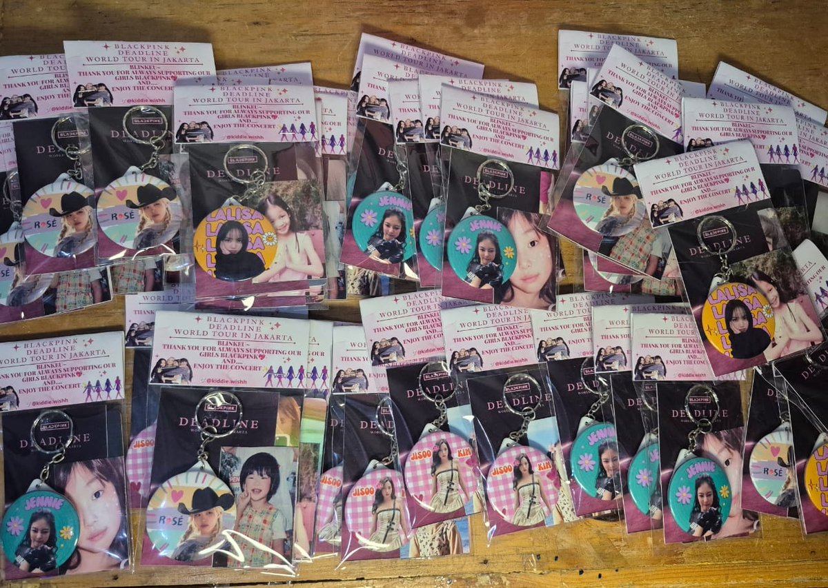 theslur_flower's tweet photo. rt &amp; likes for appreciated🥰

FREEBIES BLACKPINK - DEADLINE WORLD TOUR IN JAKARTA by @kiddiewishh
‼️Limited Quantity‼️

🗓1 NOV 2025
📍GELORA BUNG KARNO MAIN STADIUM

see you guys💖🥰

#BLACKPINK
#DEADLINE_IN_JAKARTA https://t.co/pXJMLY8Kww