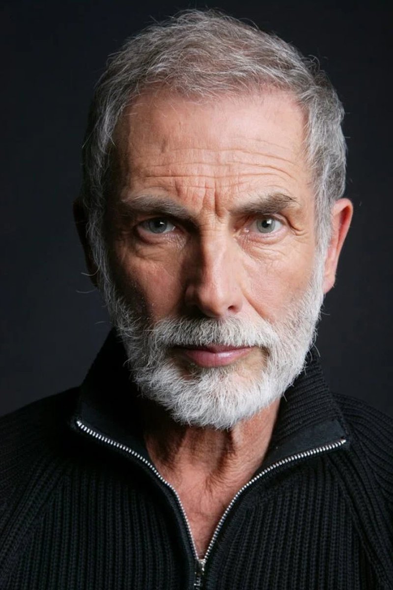 UN GRANDE.

GRACIAS POR TANTO, HÉCTOR.