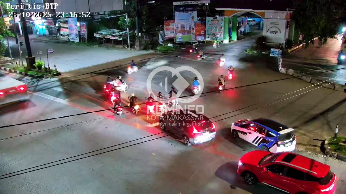 23:18 Perintis-BTP terpantau ramai lancar. "Jangan ragu untuk istirahat jika merasa lelah." *rna #CCTVDiskominfoMKS #lalinmks