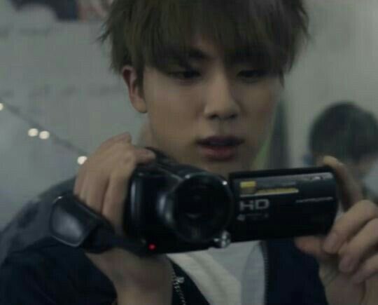 koonimies's tweet image. i think i’ve seen this film before