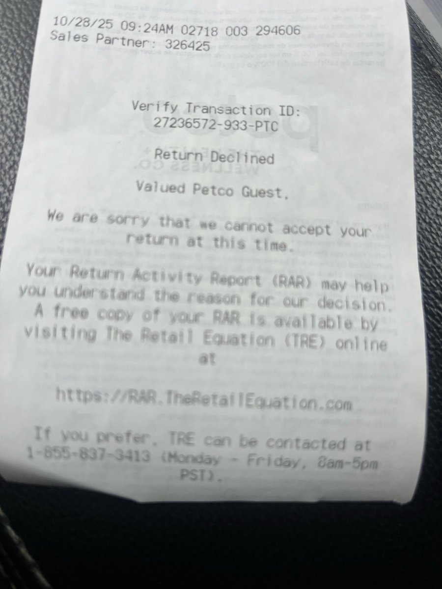 dizzle1507's tweet photo. @Petco @hoodini662396 No you don’t.  Your return policy is a lie https://t.co/IFE6gZfl4Y