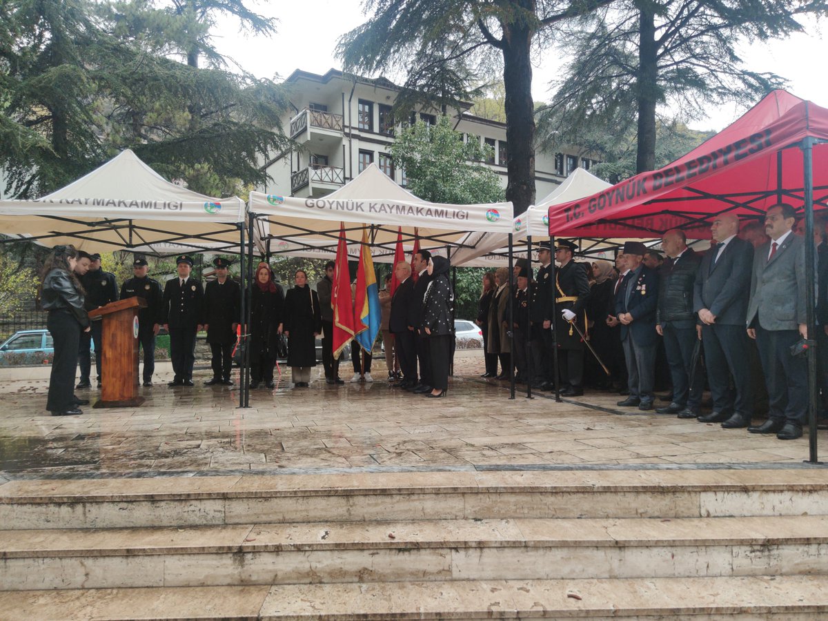 🇹🇷 29 Ekim Cumhuriyet Bayramı'nın 102. Yıl dönümü münasebetiyle düzenlenen Çelenk Sunma Programı, Kaymakamımız Sn. Talha BATTAL, Belediye Başkanı Sn. Ali ORAL, Cumhuriyet Savcısı Seçil YARGICI BATTAL, ilçemiz protokolü ve vatandaşlarımızın katılımıyla gerçekleşti.