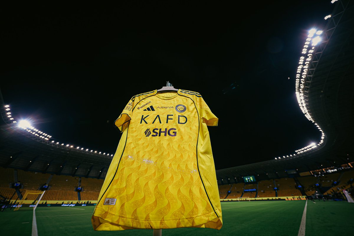 ومن يلـوم قلـوب عشّـاقٍ هايمـه فيــك 💛
#النصر_الاتحاد