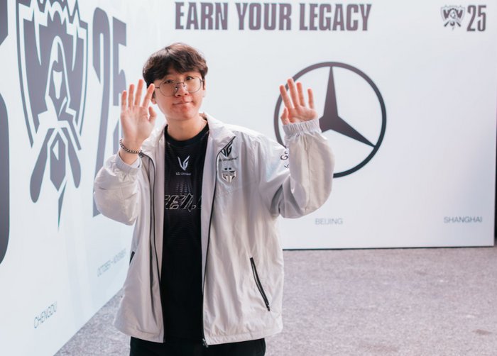 2souehct8's tweet image. #Ruler: (about 58 minutes game) "It was a personally enjoyable match," adding, "I was completely absorbed and enjoyed it."

🔗m.dailian.co.kr/news/view/1565…