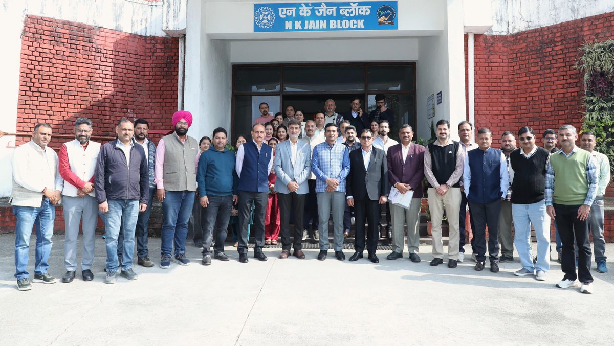 CSIR_IHBT's tweet image. CSIR-IHBT Palampur organized a one-day workshop on “Value Addition of Himalayan Essential Oils and Their Marketing Regulation" in association with the Himalayan Phytochemical and Growers Association (HIMPA) on October 28, 2025, under CSIR AROMA Mission Phase III. @CSIR_IND