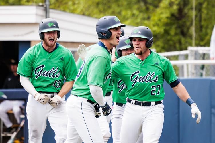 617baseballdude's tweet photo. Top D3 Baseball Programs in Massachusetts heading into 2026 🔥

1️⃣ Endicott - @EndicottBASE 
2️⃣ Babson - @BabsonBaseball 
3️⃣ UMass Boston - @BeaconsBaseball 
4️⃣ Westfield St. - @WSUOwlsBaseball 
5️⃣ Clark - @clarkubaseball 
6️⃣ Bridgewater St. - @BSUbaseball 

#CollegeBaseball https://t.co/fVUNXeXNeQ