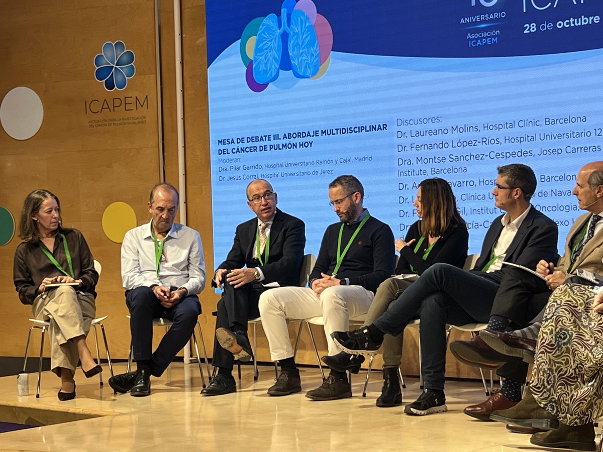 🤝 Mirada multidisciplinar al #CáncerDePulmón con <a href="/Piuchagarrido/">Pilar Garrido</a> y Jesús Corral moderando la mesa 3 del #SimposioICAPEM2025

Participan: Dr. Molins, Dr. López-Ríos, Dra. <a href="/CespedesMontse/">Montse Sanchez-Cespedes Lab</a>, Dr. Navarro, Dr. Seijoo, Dr. Gil y Dra. <a href="/charocampelo/">charocampelo</a>