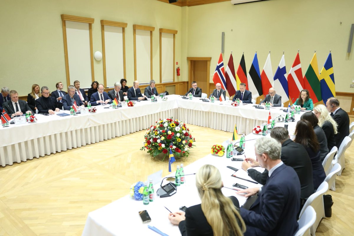 📍 Gdańsk: Rozpoczyna się spotkanie ministrów spraw wewnętrznych krajów regionu Morza Bałtyckiego 🌊

🇵🇱 Minister <a href="/MKierwinski/">Marcin Kierwiński</a> jest gospodarzem spotkania wysokiego szczebla z udziałem ministrów z Danii, Estonii, Finlandii, Litwy, Łotwy, Niemiec, Norwegii i Szwecji 🤝🏻

Dzisiejsze