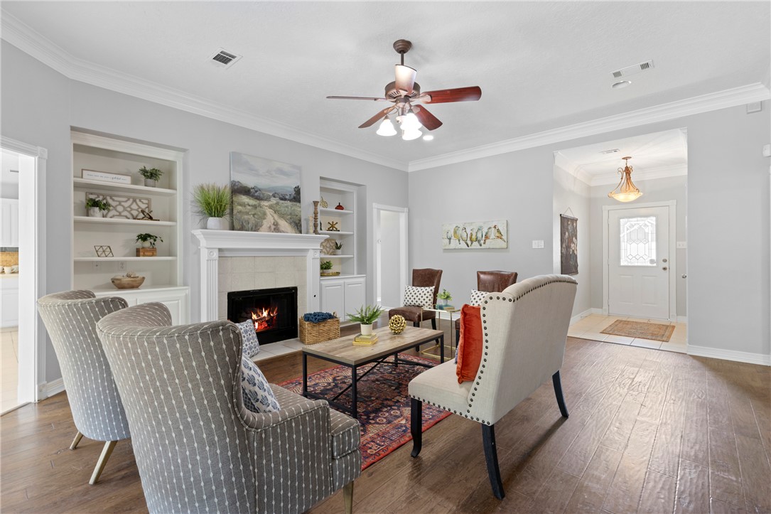 Move-in ready! 🏡 4 Bed, 2 Bath, 1,984 sq ft home on a treed lot in Bryan. Open layout, fireplace, large yard. Quick BCS access. $350,000.