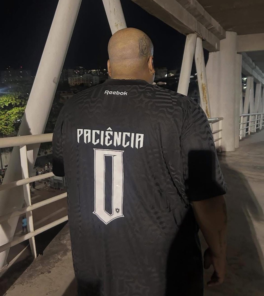 zefogareiro's tweet photo. Por isso defendo PRA SEMPRE a instituição chamada torcedor, Zé.
Me identifico muito! 🤣😭😂😅⬛⭐⬛🤍🖤🔥 #Botafoguense #TorcidadoBotafogo https://t.co/h4TqEM7HXP