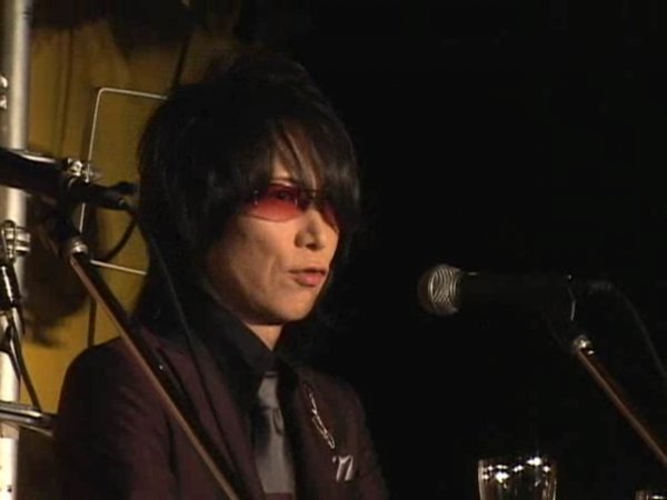 blazeluna0122's tweet photo. 二度と戻れない時間越えて語り合おう、、、
私の声がひーちゃんへ届け、、、
#HEATH #eveningrose https://t.co/l4R88rYfnT
