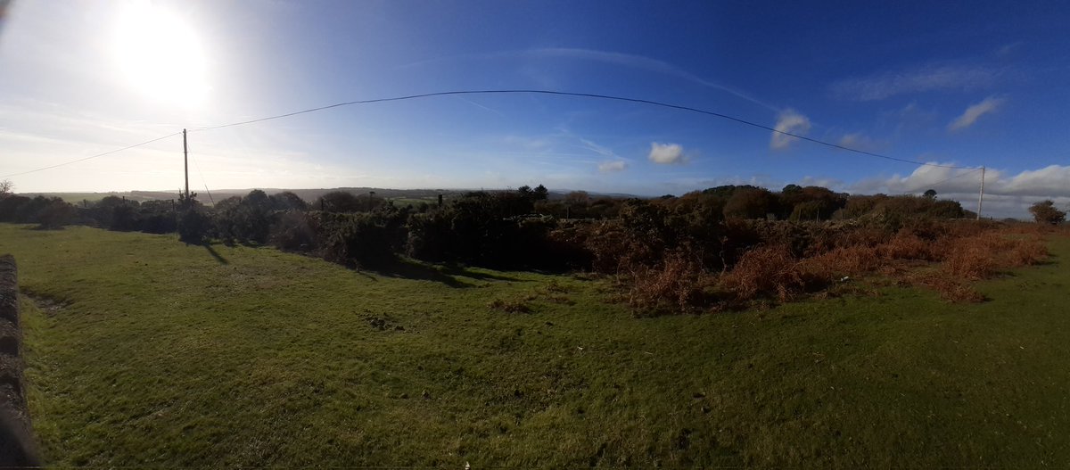 Bit of WWII history while enjoying our lunchtime view. A base to an anti aircraft battery which protected RAF Harrowbeer and Plymouth.