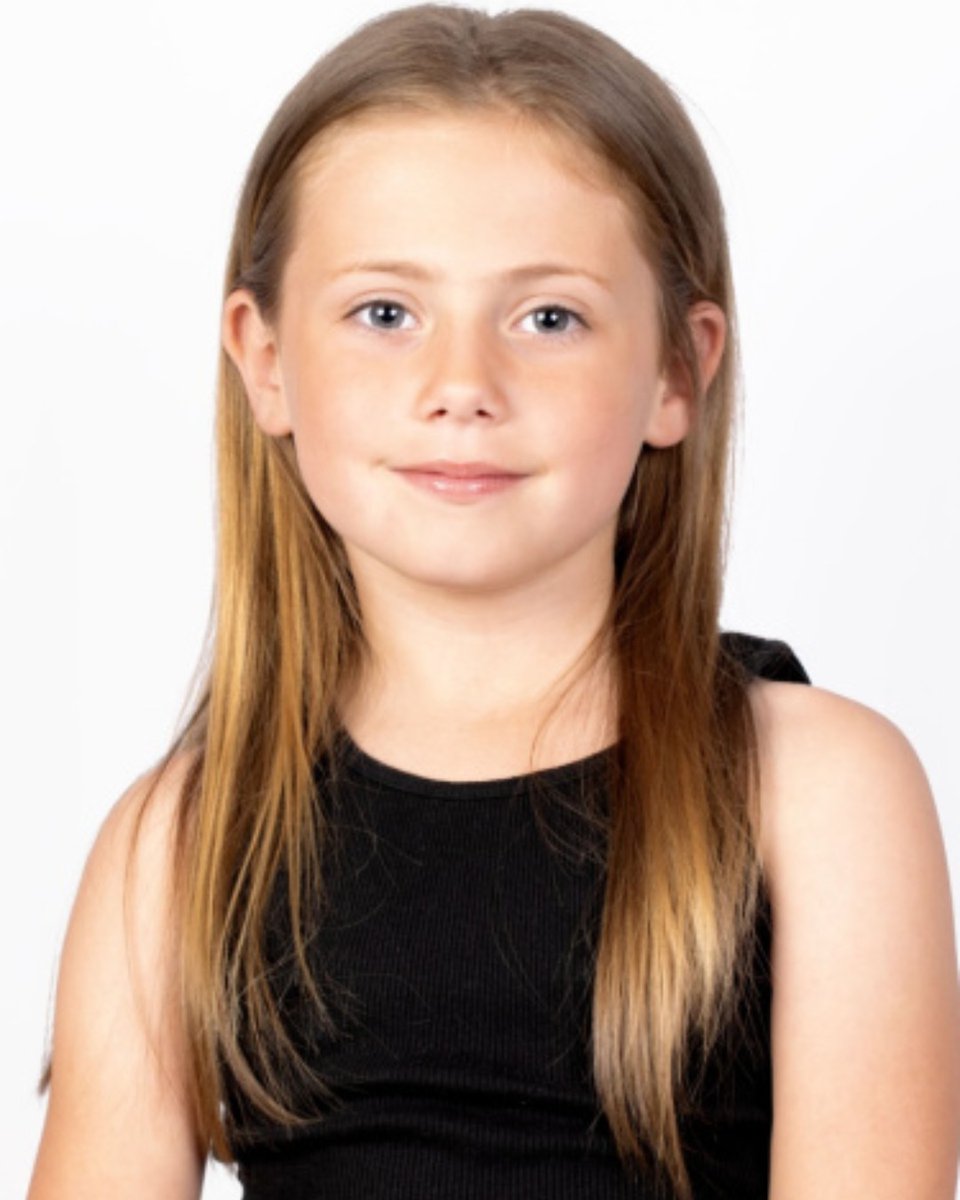 models_direct's tweet image. Good luck to child model Brooke on set today with Edinburgh Castle for their Castle of light show 

#modelsdirect #childmodel #bookamodel #shoot #edinburghcastle #modellingagency